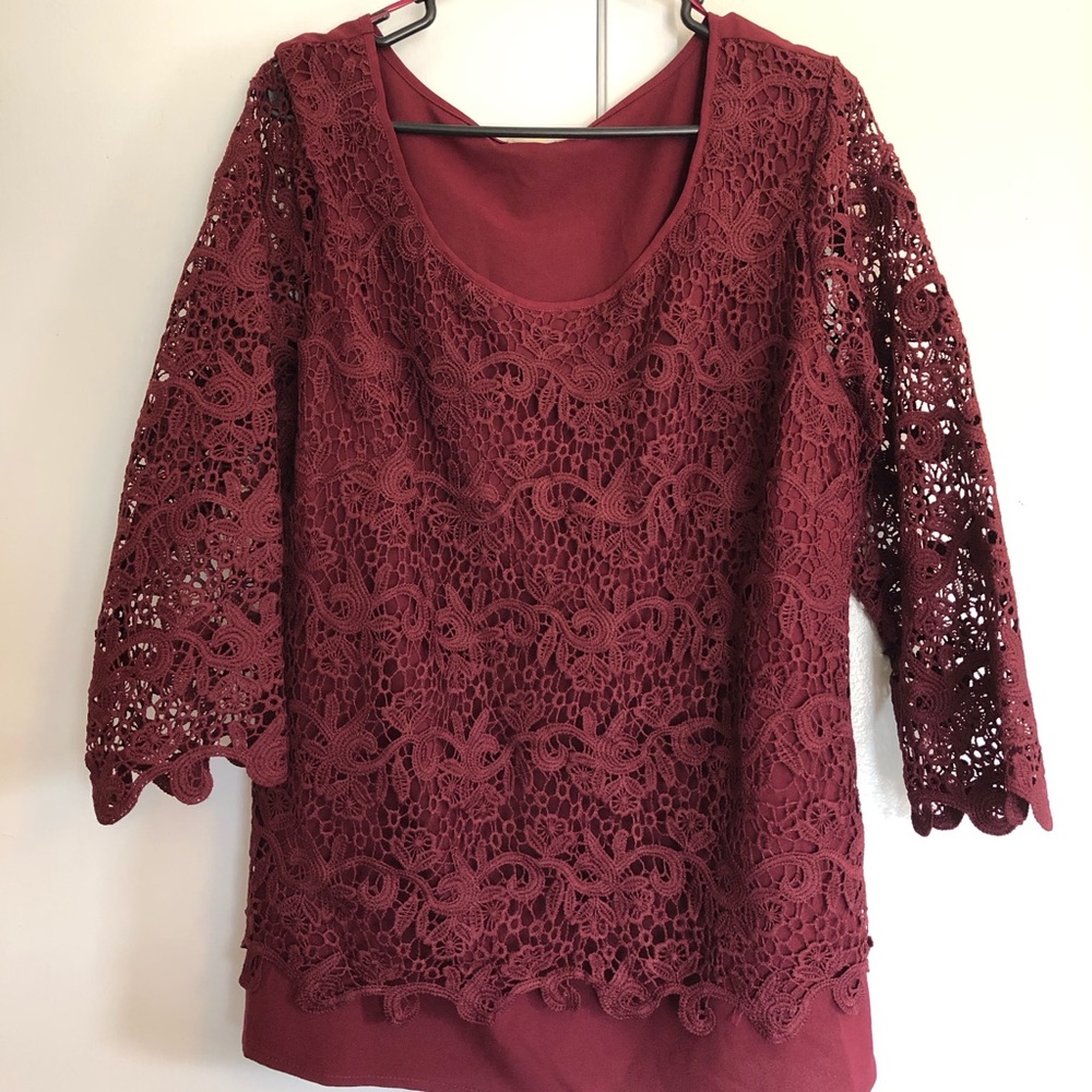 Maroon 3/4 sleeve lace top
